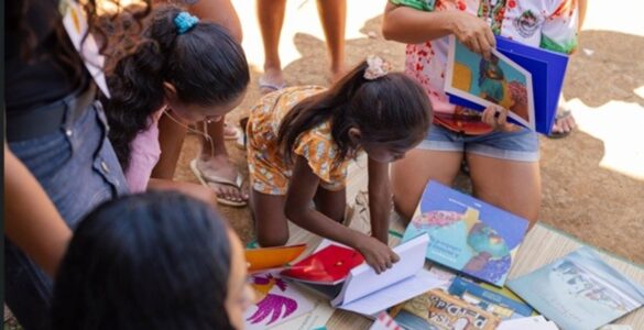 Férias transformam leitura em brincadeira e conexão