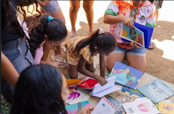 Férias transformam leitura em brincadeira e conexão