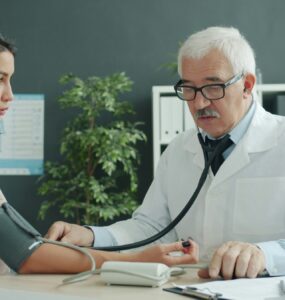 Entenda o papel do clínico médico no cuidado integral