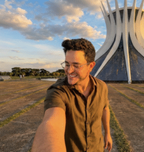 Influenciador de Brasília, Eldo Gomes, lança série de turismo