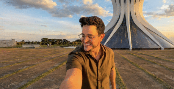 Influenciador de Brasília, Eldo Gomes, lança série de turismo