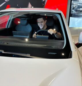 Influenciador Eldo Gomes apresenta conteúdo sobre carros