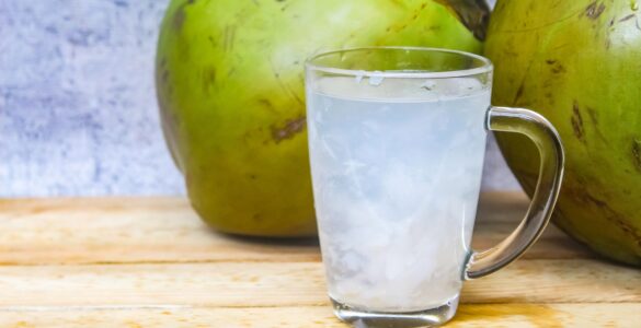 Água de coco ganha espaço no consumo saudável no Brasil