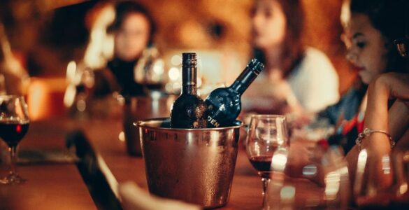 Inverno eleva demanda por vinhos e impulsiona vendas em bares