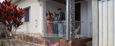 Moradores transformam cidade mineira com arte contemporânea