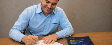 Empresa lança livro sobre dimensionamento elétrico