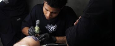 Brasileiro transforma realismo e memória em arte na pele