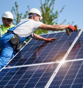 EcoPower destaca solidez e alerta para crises no setor solar