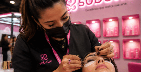 Sobelle se destaca no mercado de extensão de cílios
