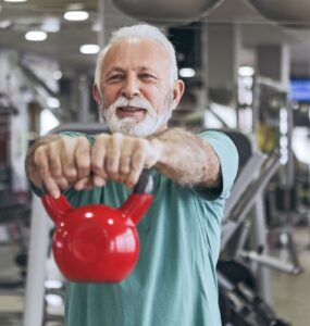 Musculação para idosos: como treinar de forma segura