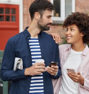 Jovens contratam seguro de vida antes de ter filhos