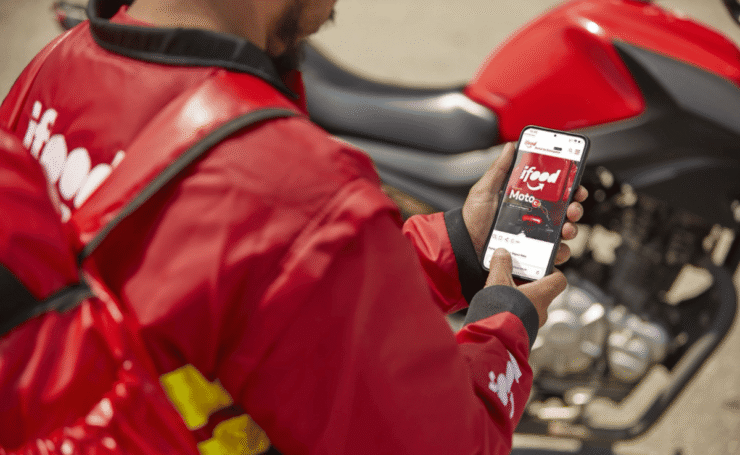 iFood oferece educação para 16 mil entregadores e familiares