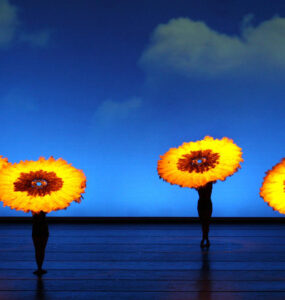 MOMIX apresenta o espetáculo BOTANICA em turnê pelo Brasil