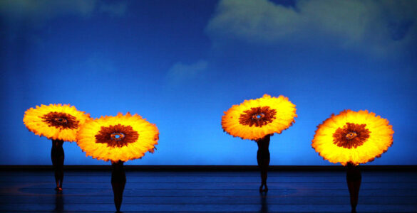 MOMIX apresenta o espetáculo BOTANICA em turnê pelo Brasil
