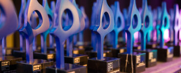 LLYC Brasil e clientes vencem SABRE e Stevie Awards 2026