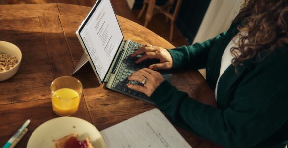 Pearson e AWS: IA reforça valor do ensino superior para 74%