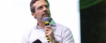 Falconi investe R$ 100 milhões em IA e tecnologia