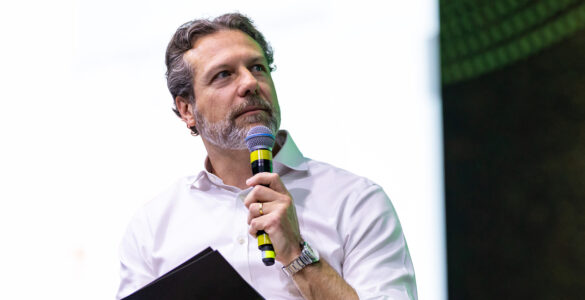Falconi investe R$ 100 milhões em IA e tecnologia