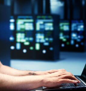 IA amplia demanda por energia e desafia data centers