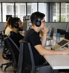 Startup mineira lança hub de marketing com IA para empresas