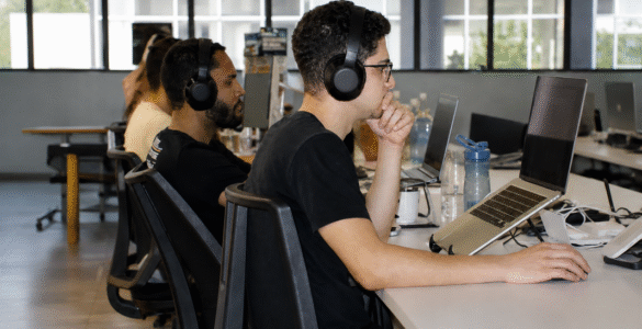 Startup mineira lança hub de marketing com IA para empresas