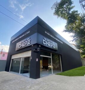 MotoChefe chega à 100ª unidade e celebra expansão no país