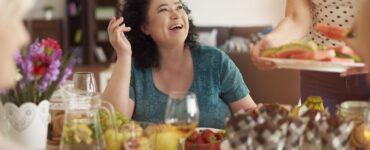 Menopausa muda o corpo e pede atenção à alimentação saudável