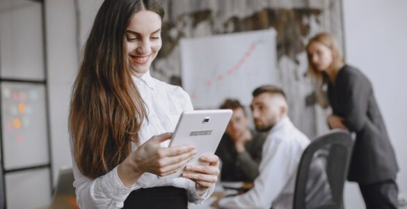 IA avança nas empresas brasileiras, uso em RH ainda é baixo