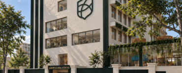 Nova escola em SP aposta em mentoria além das notas